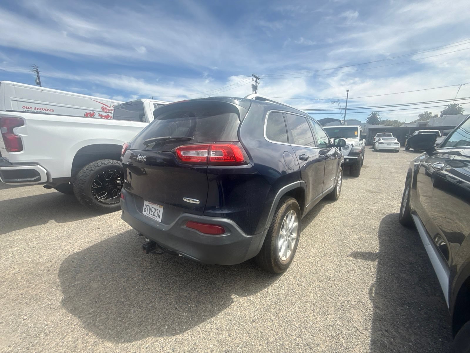 Used 2015 Jeep Cherokee Latitude AWD/4WD image 3