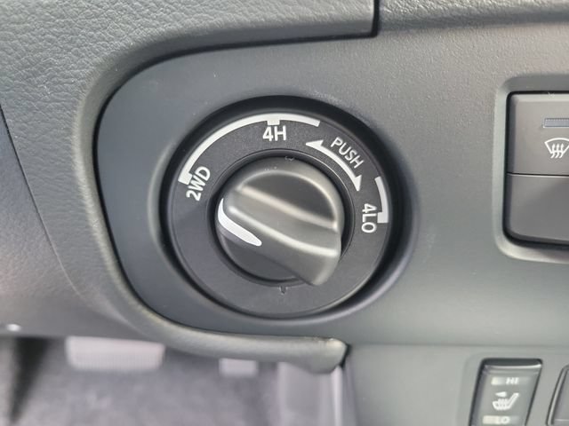 New 2026 Nissan Frontier SV w/ All-Weather Content Package AWD/4WD image 31