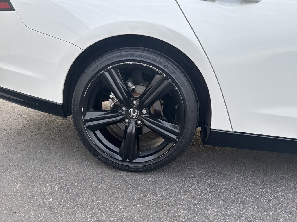 Used 2023 Honda Accord Sport image 9