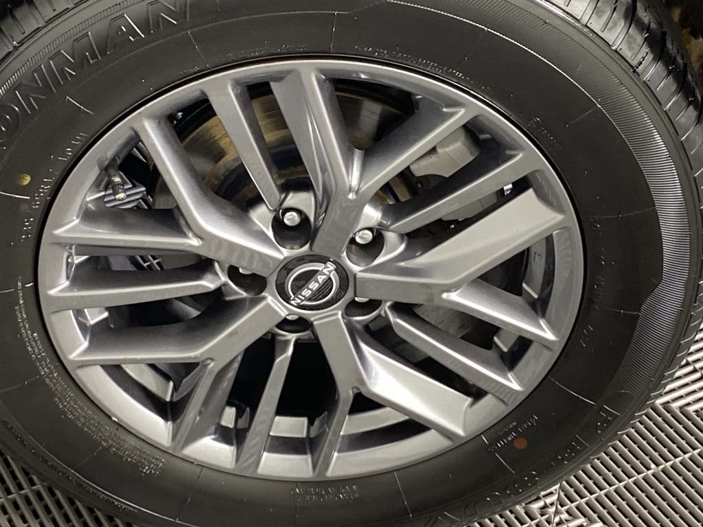 Used 2024 Nissan Rogue S AWD/4WD image 27