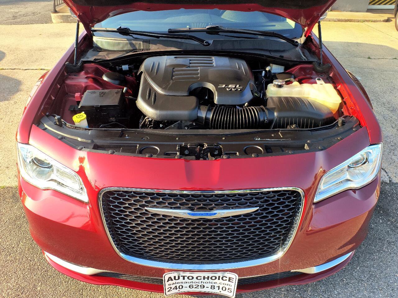 Used 2019 Chrysler 300 Touring w/ Chrome Appearance Package image 40