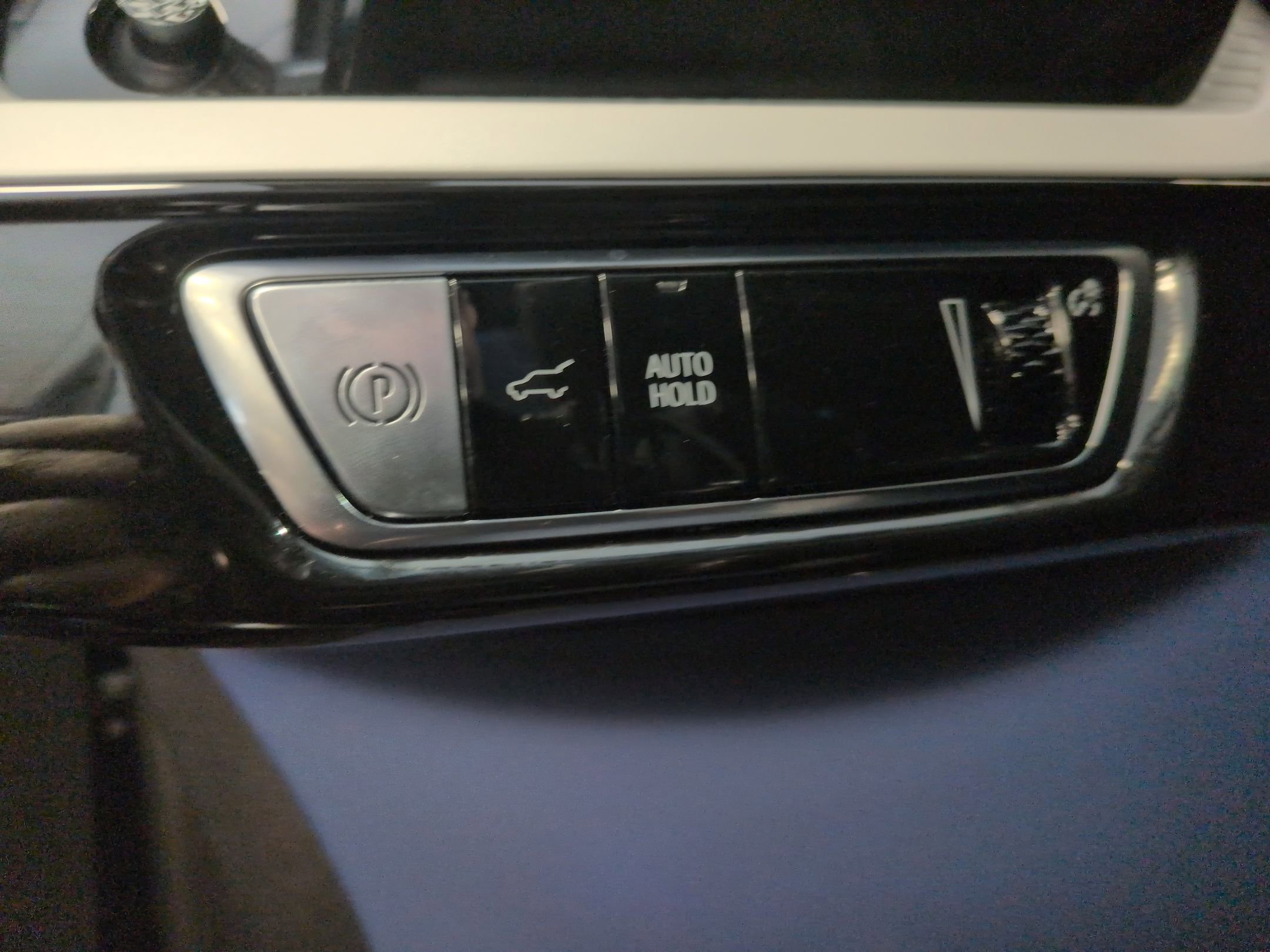 Certified 2025 Cadillac Optiq Sport 2 w/ LPO, Floor Liner Package image 16