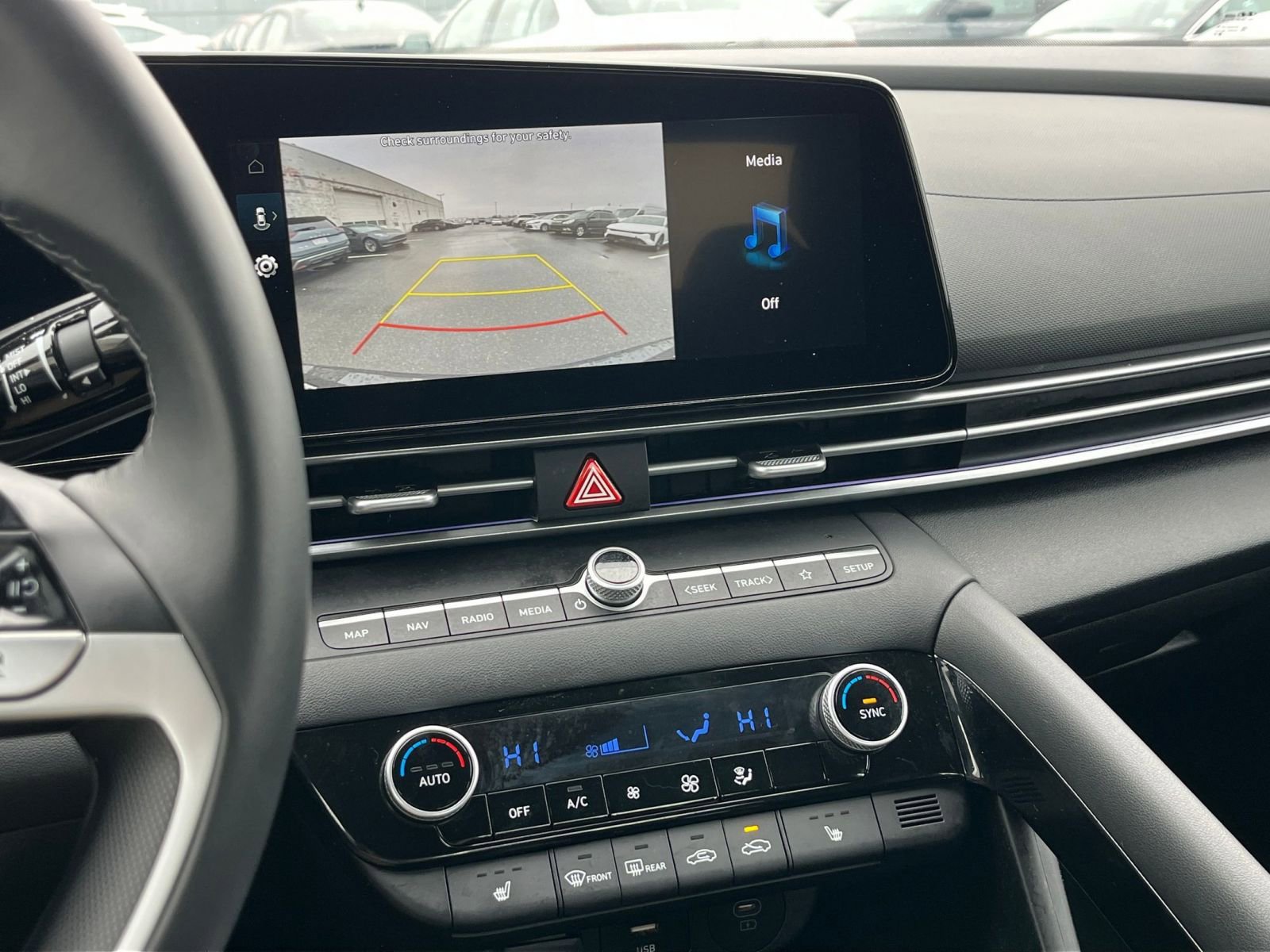 Used 2025 Hyundai Elantra SEL image 20