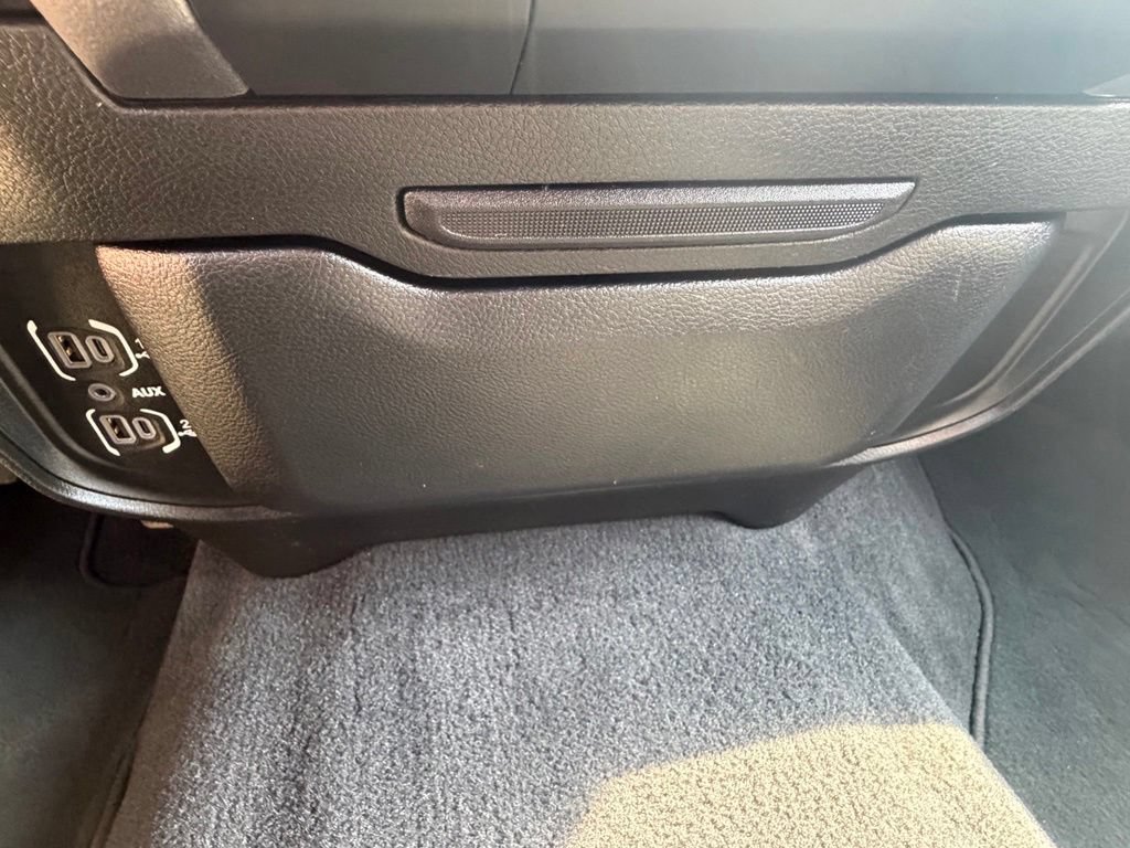 Used 2022 RAM 3500 Big Horn w/ Protection Group AWD/4WD image 34