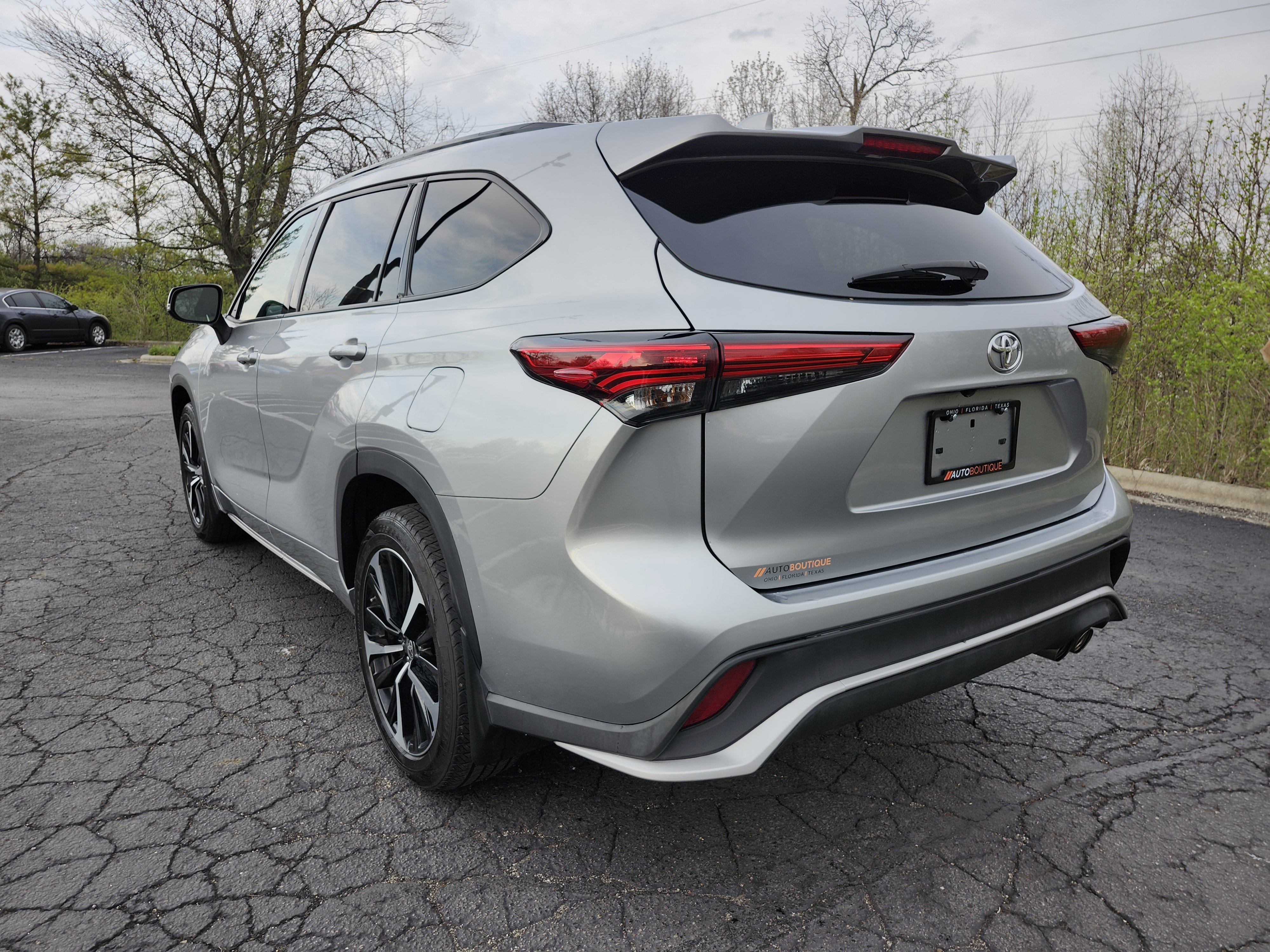 Used 2022 Toyota Highlander XSE image 19