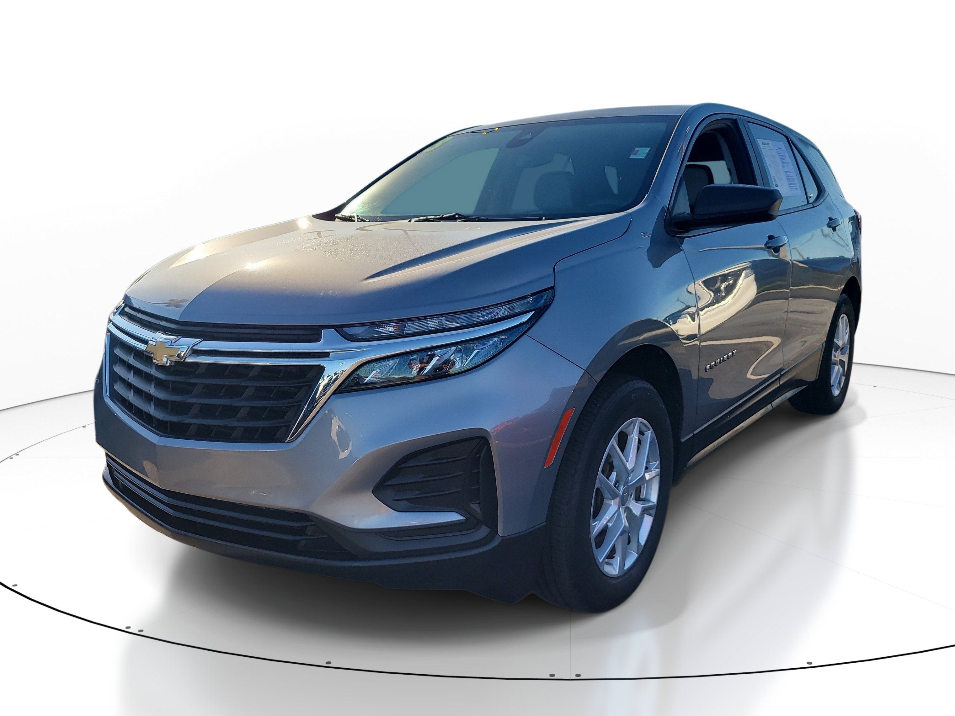 Used 2023 Chevrolet Equinox LS w/ Driver Confidence II Package FWD image 3