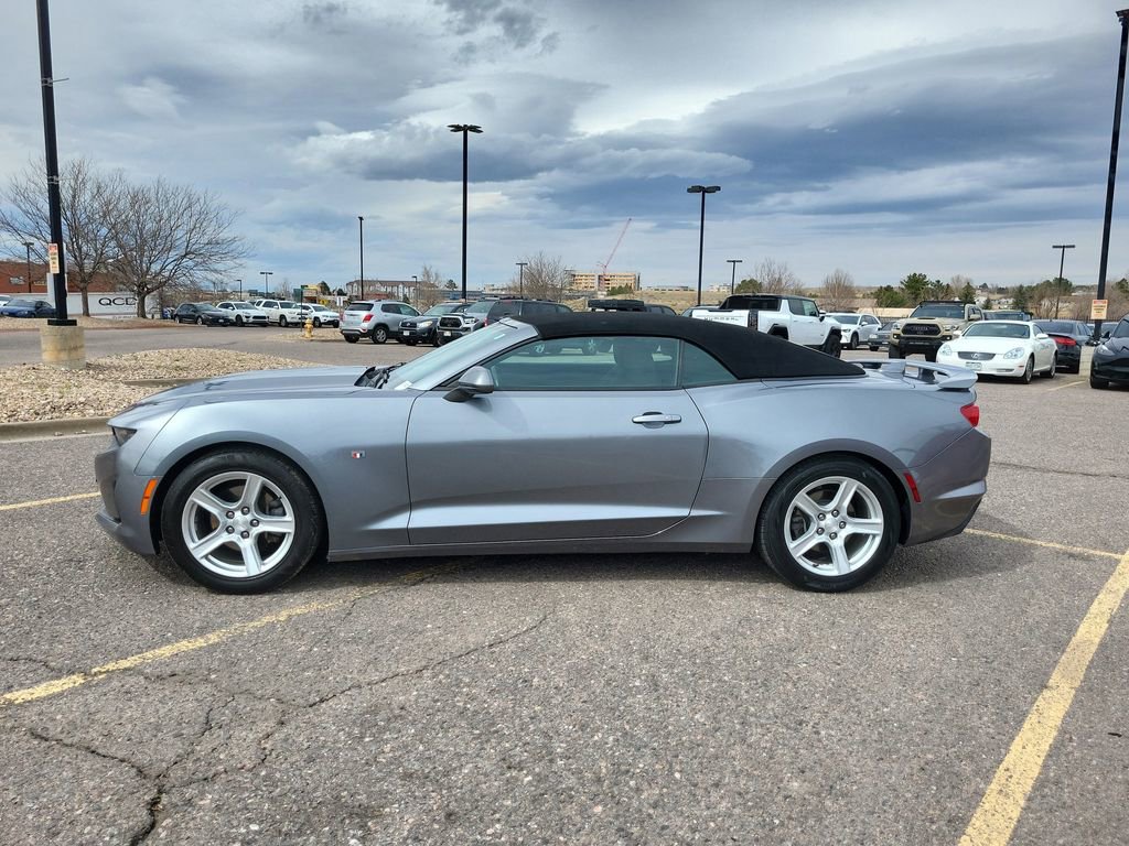 Used 2020 Chevrolet Camaro LT RWD image 7