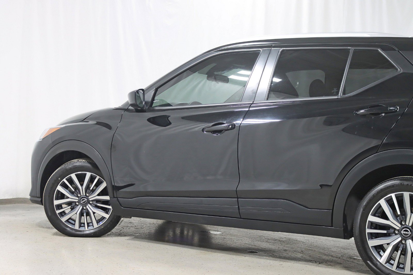 Used 2022 Nissan Kicks SV image 11