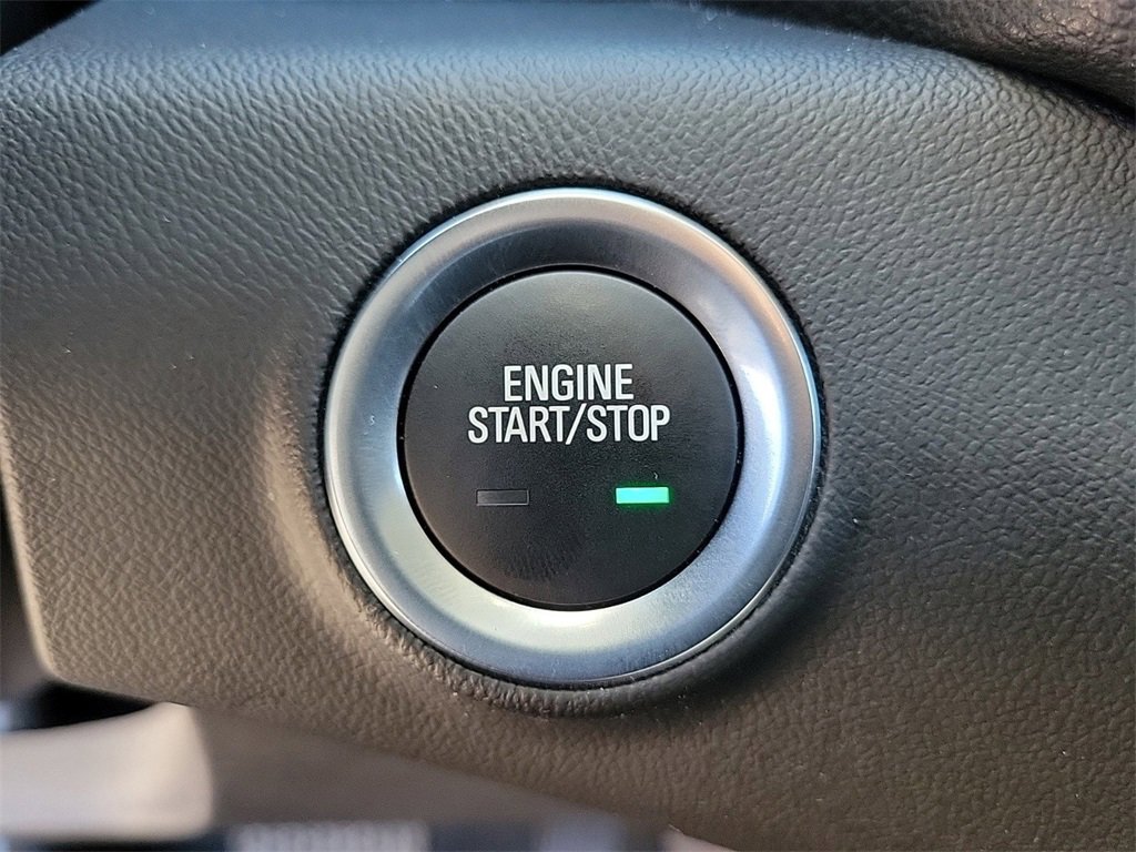 Used 2024 GMC Terrain SLT image 29