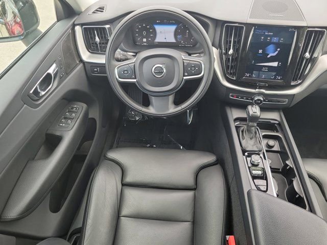Used 2019 Volvo XC60 T6 Momentum w/ Multimedia Package image 17