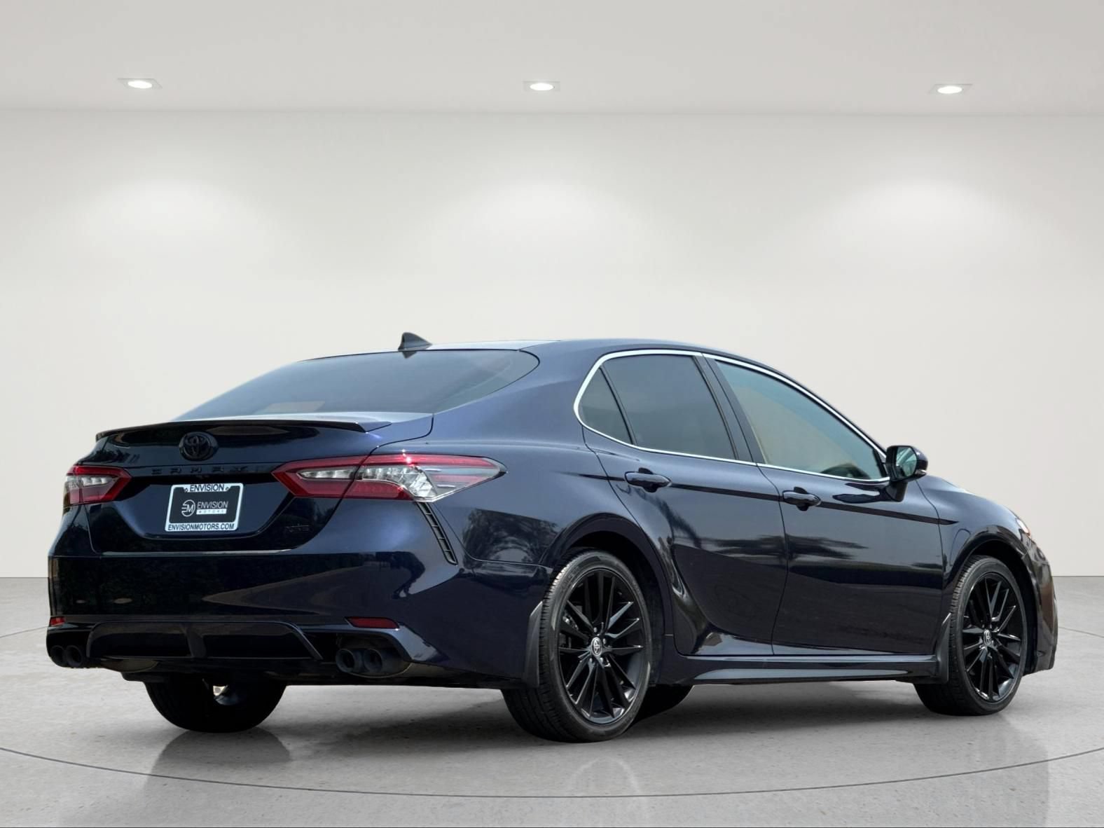 Used 2022 Toyota Camry XSE FWD image 5