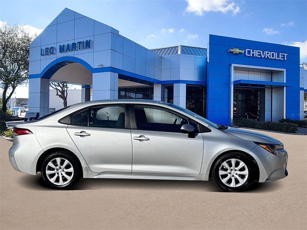 Used 2024 Toyota Corolla LE image 4