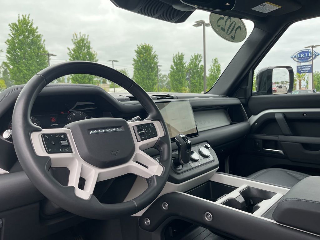 Used 2025 Land Rover Defender 110 S AWD/4WD image 12