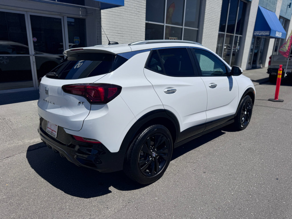 Used 2024 Buick Encore GX Sport Touring FWD image 5