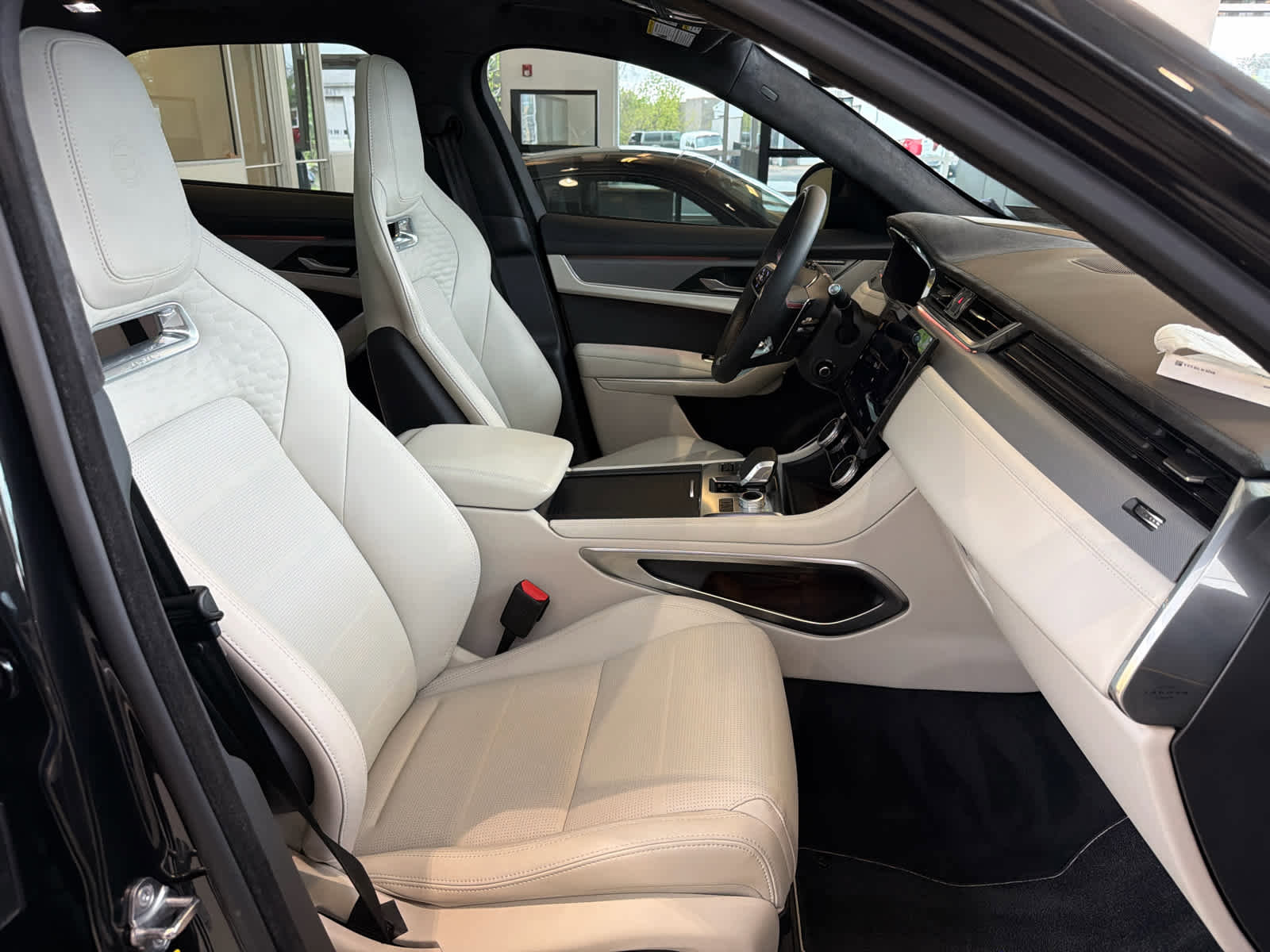 Used 2025 Jaguar F-PACE SVR 575 Edition AWD/4WD image 16