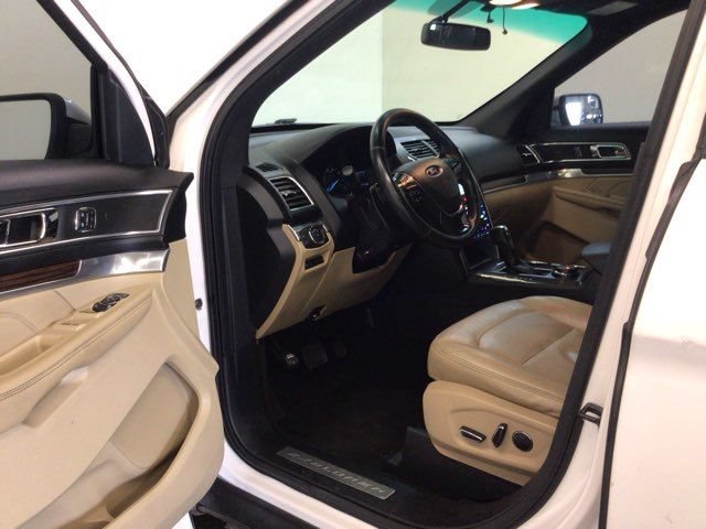 Used 2017 Ford Explorer Limited AWD/4WD image 8