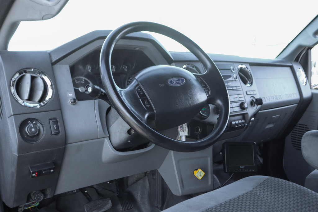 Used 2015 Ford F650 2WD Crew Cab Super Duty image 24