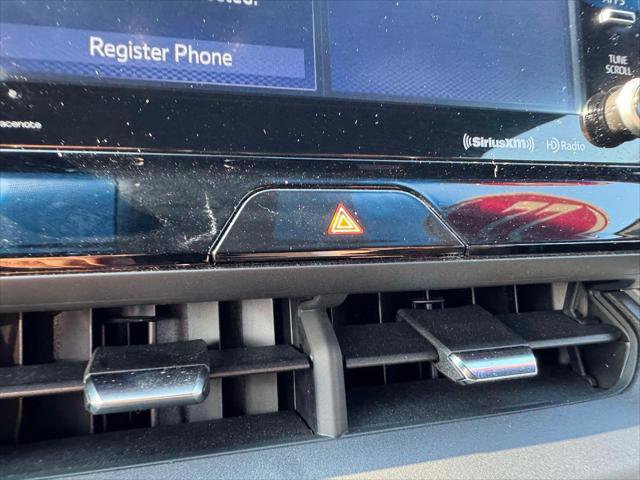 Certified 2022 Toyota Venza XLE image 13