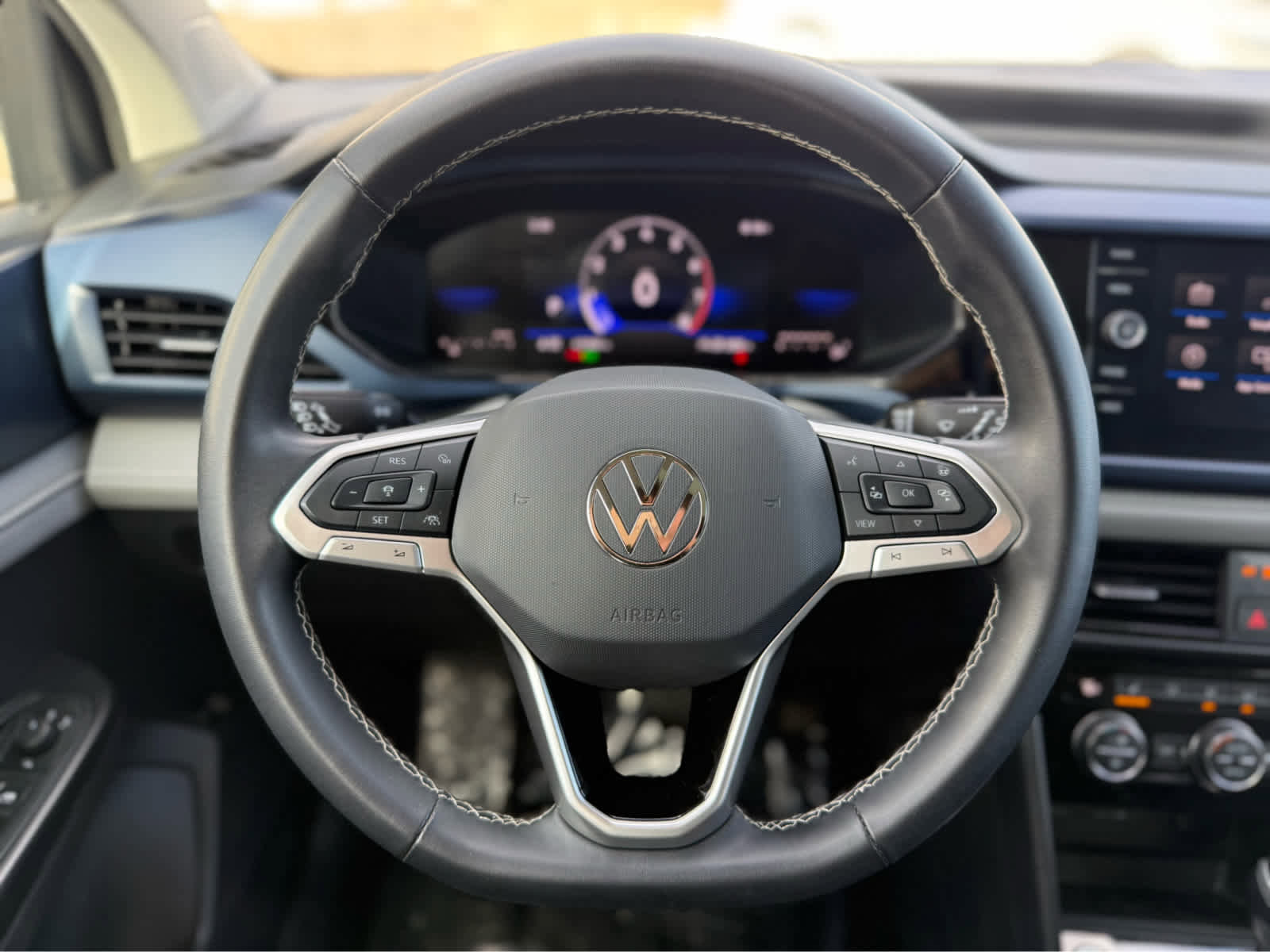 Used 2024 Volkswagen Taos SE image 21