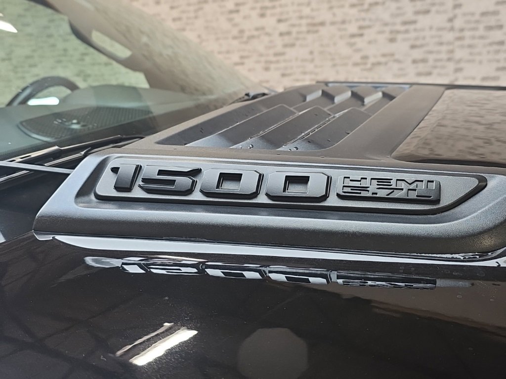 Used 2019 RAM 1500 Sport w/ Black Appearance Package image 9