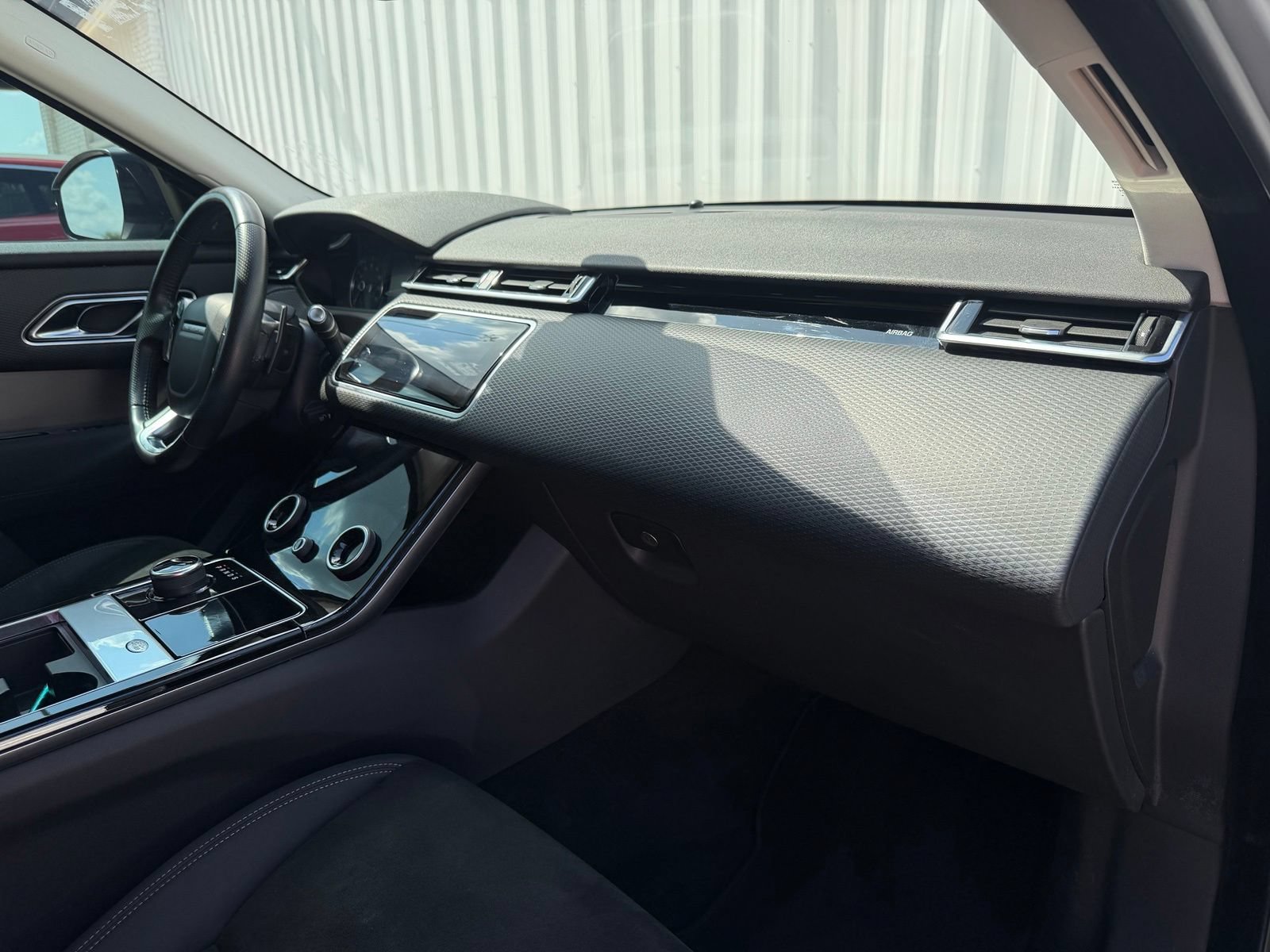 Used 2019 Land Rover Range Rover Velar AWD/4WD image 18