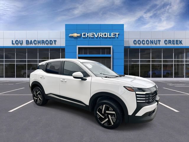 Used 2025 Nissan Kicks SV FWD image 2