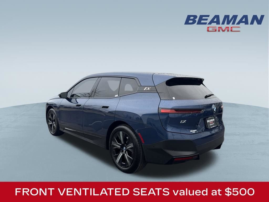 Used 2022 BMW iX xDrive50 w/ Premium Package image 5