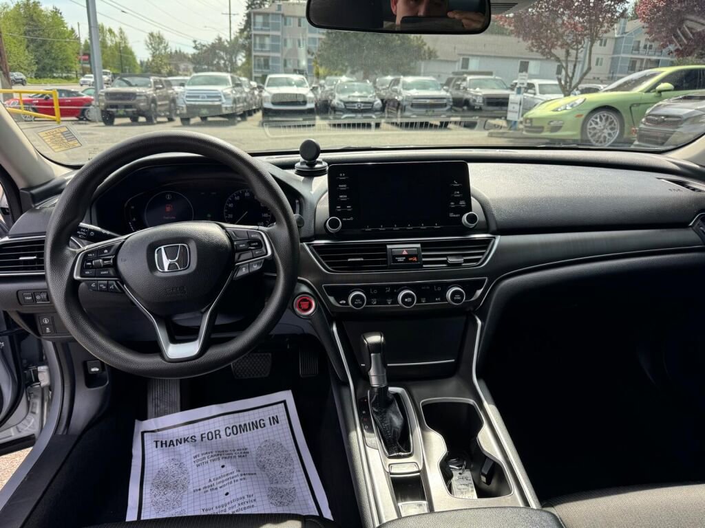 Used 2018 Honda Accord LX image 9