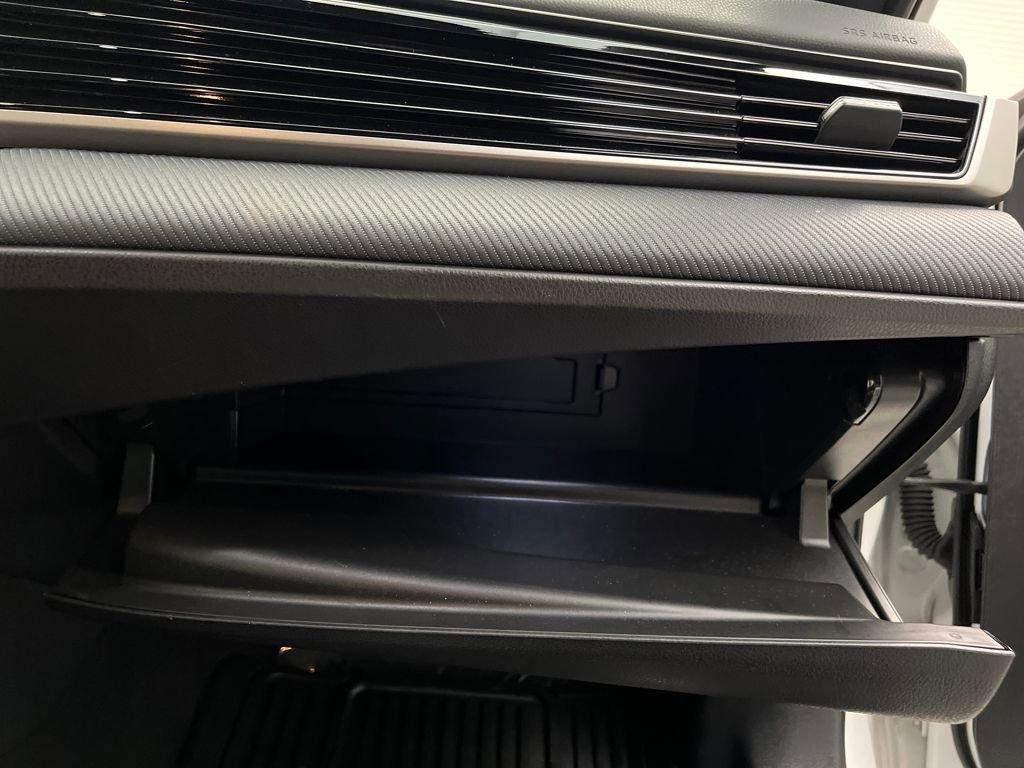 Used 2025 Toyota Camry SE image 25