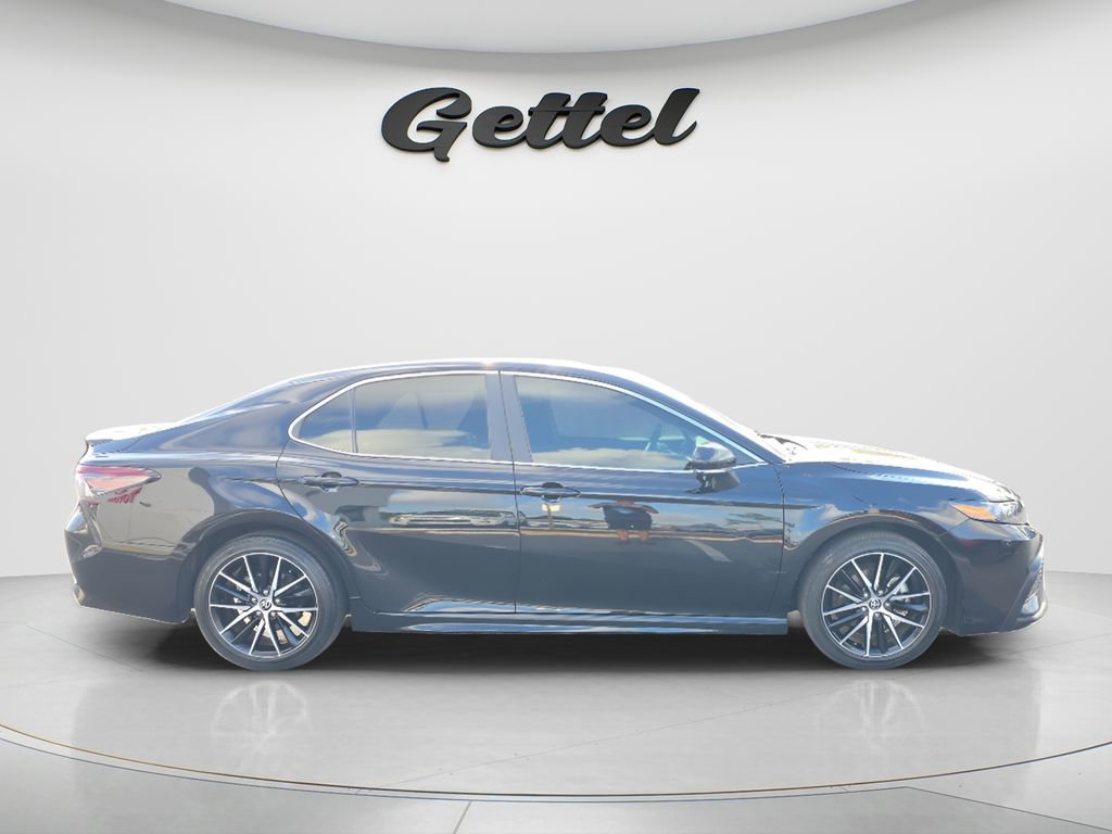 Used 2024 Toyota Camry SE FWD image 4