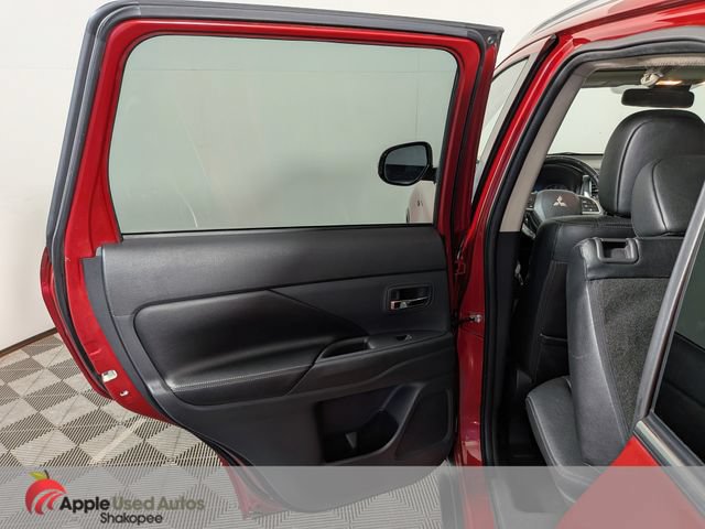 Used 2015 Mitsubishi Outlander GT AWD/4WD image 31