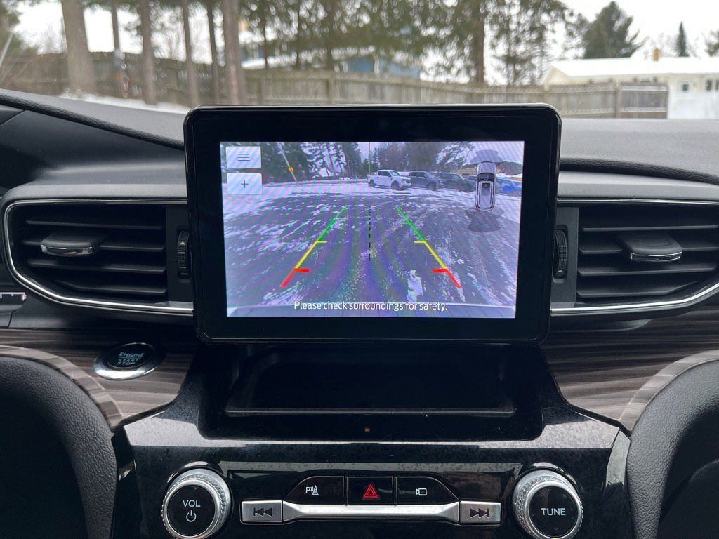 Used 2022 Ford Explorer Limited image 26