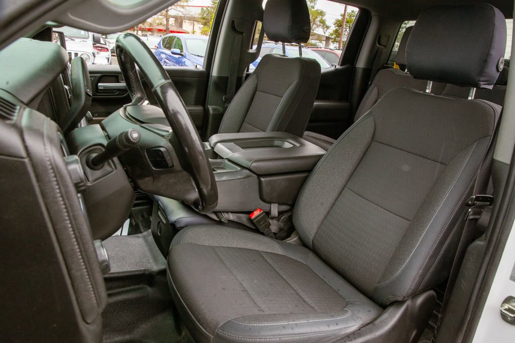 Used 2019 Chevrolet Silverado 1500 LT w/ Convenience Package AWD/4WD image 12