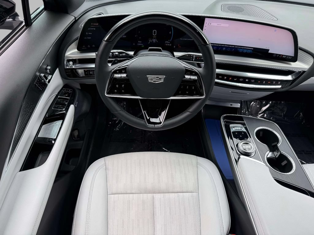 Used 2023 Cadillac Lyriq 2WD image 4