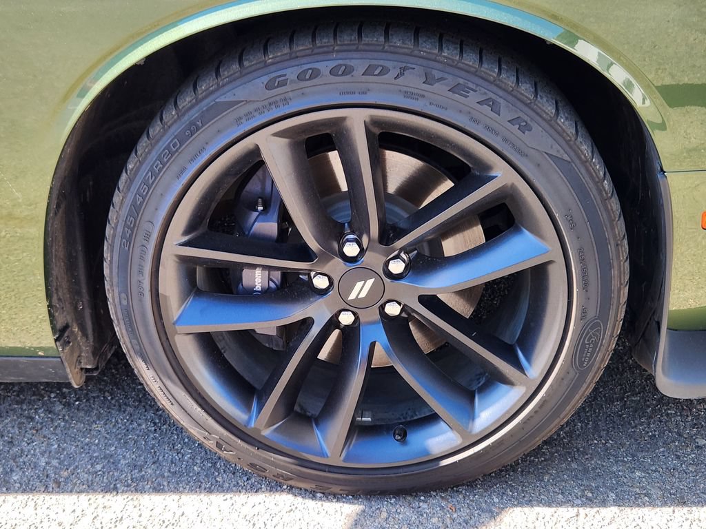 Used 2021 Dodge Challenger R/T w/ Performance Handling Group RWD image 14