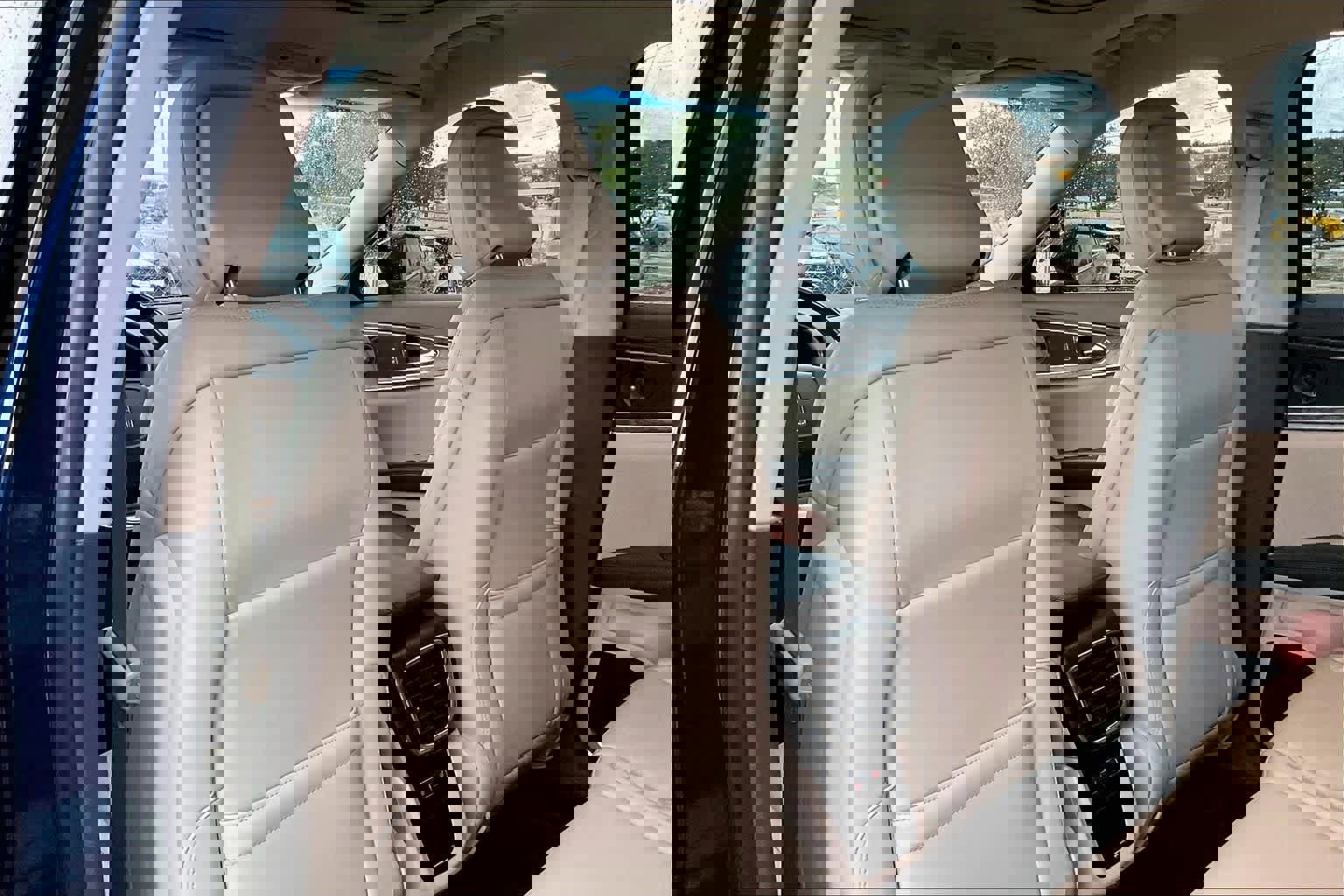 Used 2020 Lincoln Nautilus Reserve image 12