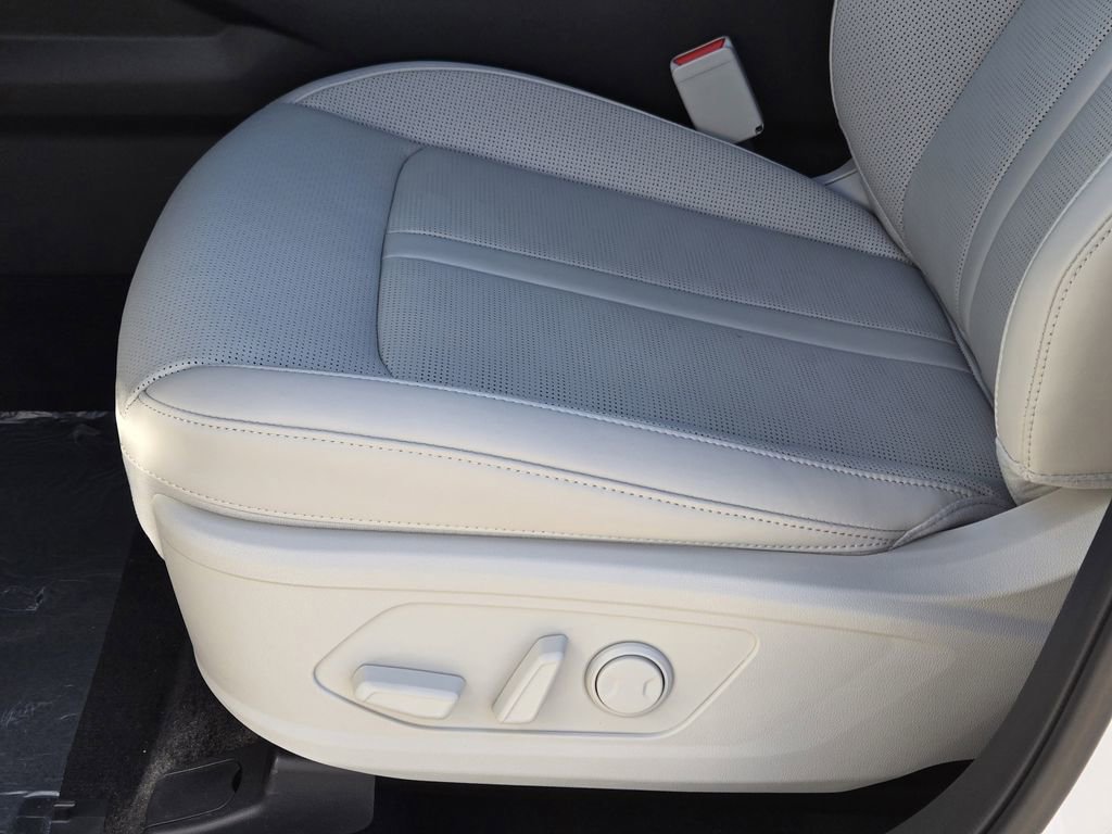 New 2026 Kia Sorento S FWD image 17