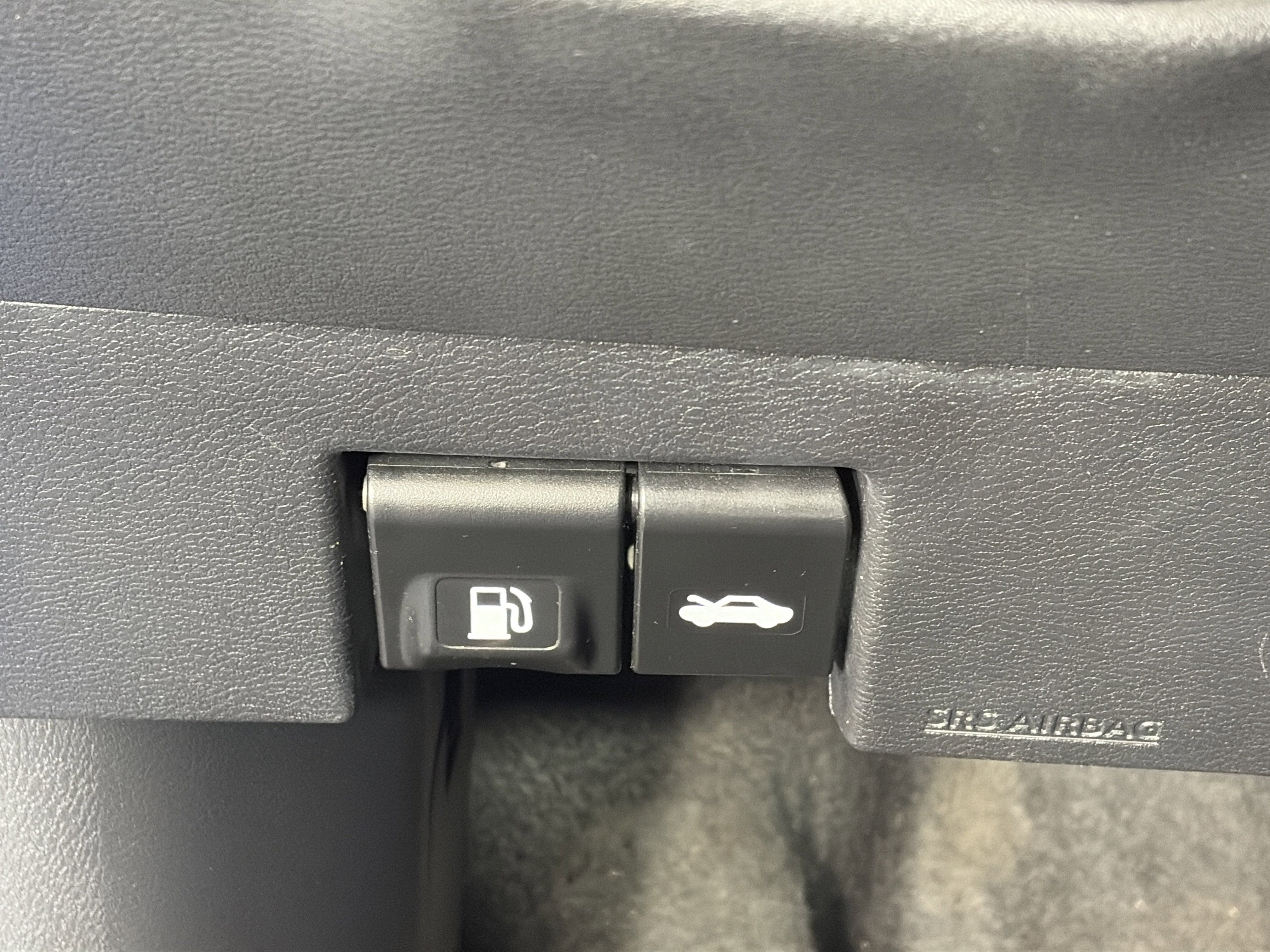 Used 2024 Nissan Kicks SR image 25