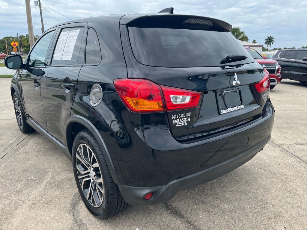 Used 2017 Mitsubishi Outlander Sport SE FWD image 4