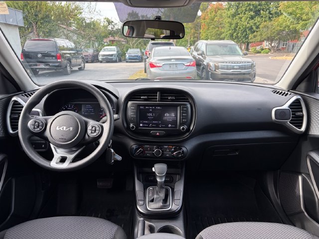 Certified 2022 Kia Soul LX FWD image 13
