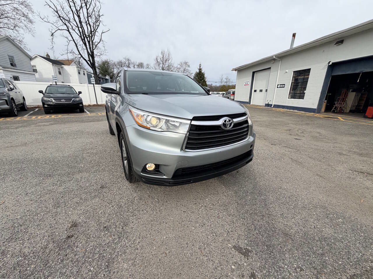 Used 2015 Toyota Highlander XLE image 4