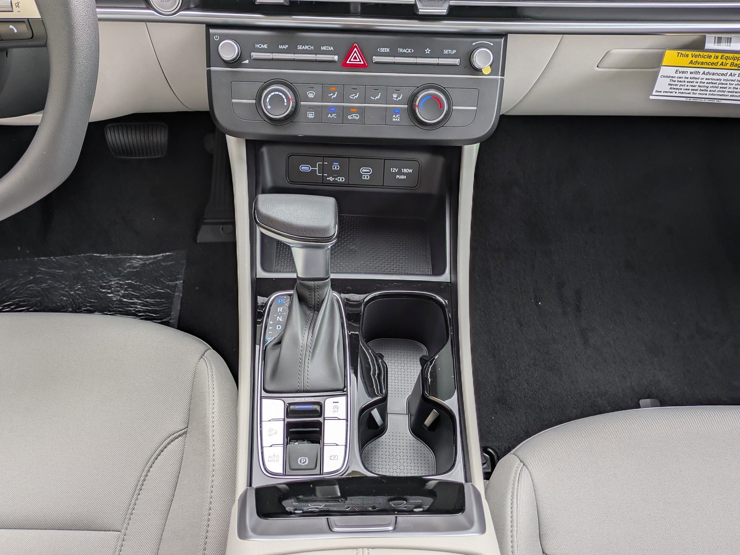 New 2026 Hyundai Tucson SE image 22