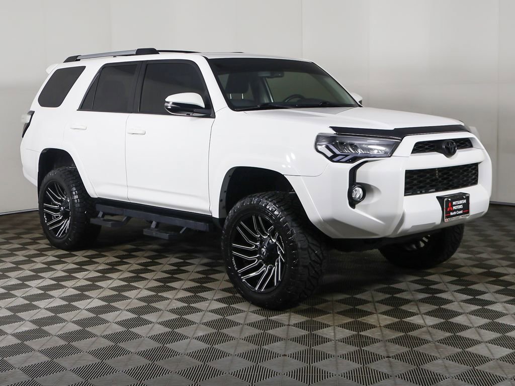 Used 2019 Toyota 4Runner SR5 Premium AWD/4WD image 2