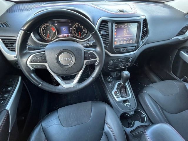 Used 2018 Jeep Cherokee Trailhawk image 10