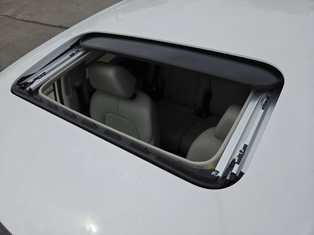New 2027 Honda HR-V EX-L image 3