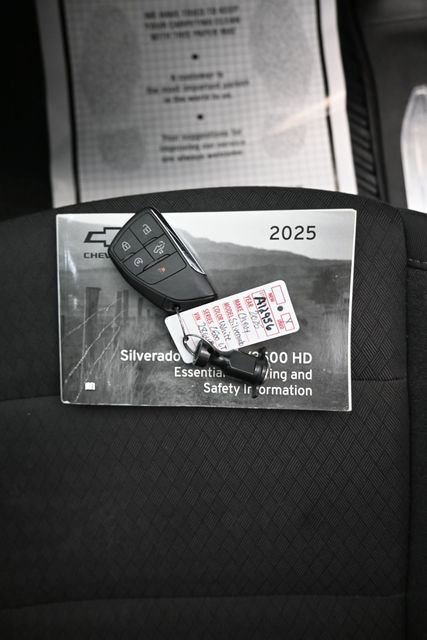 Used 2025 Chevrolet Silverado 2500 LT w/ Convenience Package AWD/4WD image 9