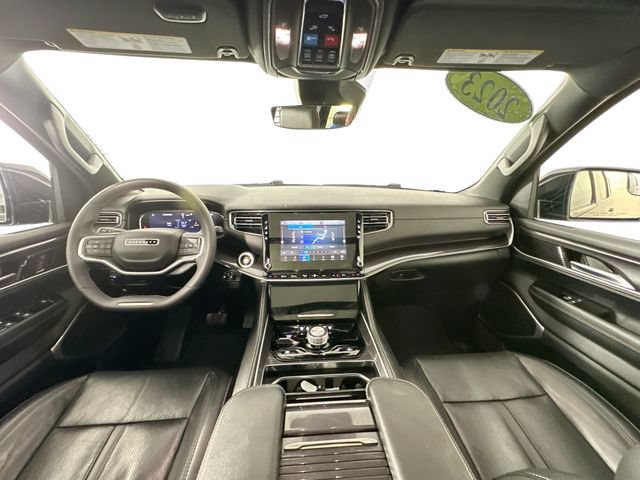 Used 2023 Jeep Wagoneer 4WD w/ Premium Group I image 3