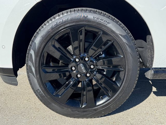 Used 2022 Lincoln Navigator Reserve image 13