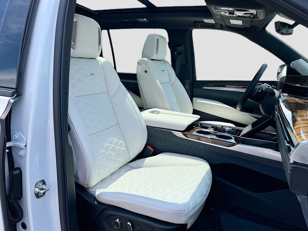 New 2026 Cadillac Escalade ESV Platinum Sport w/ LPO, ONYX Package AWD/4WD image 36