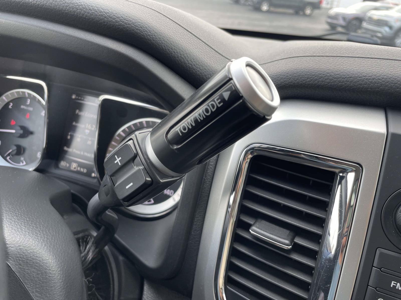 Used 2016 Nissan Titan SV AWD/4WD image 29